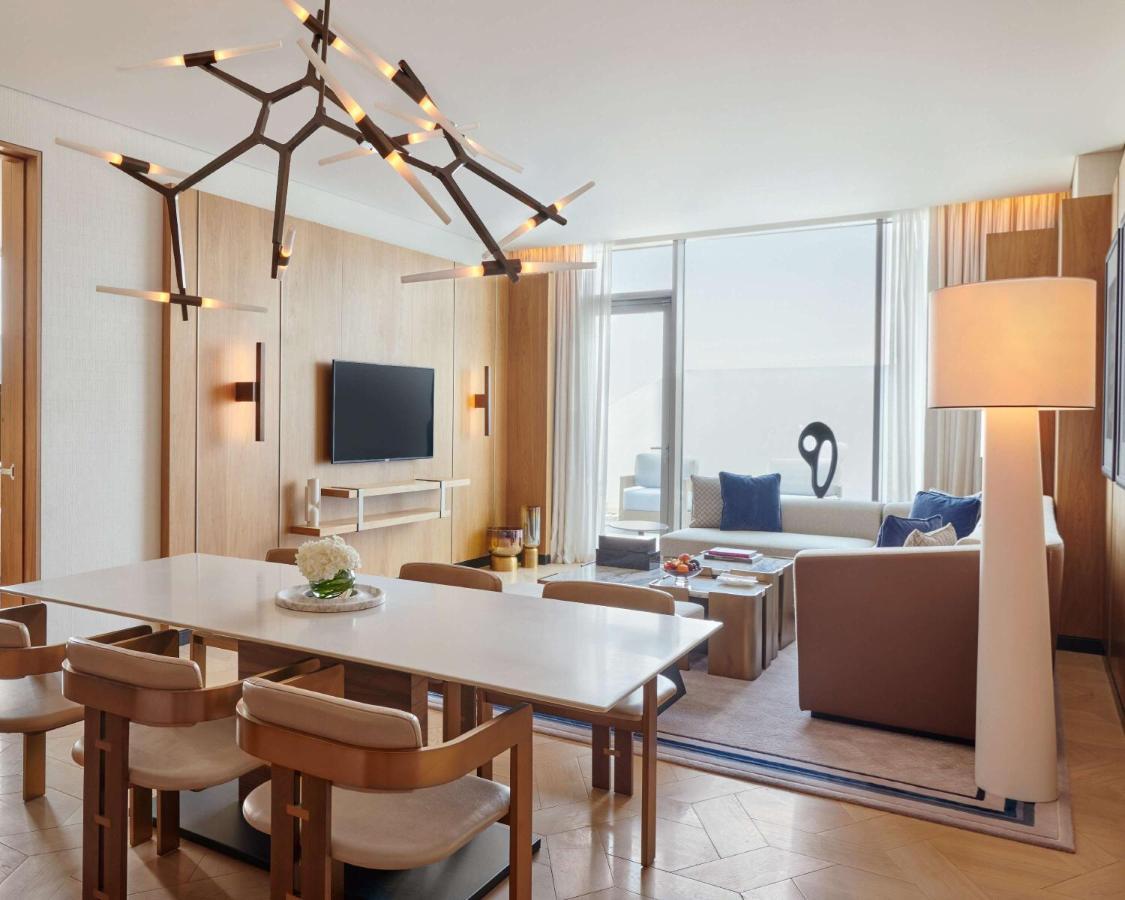 Grand Hyatt Kuwait Kuwait City Exterior foto A suite at the hotel
